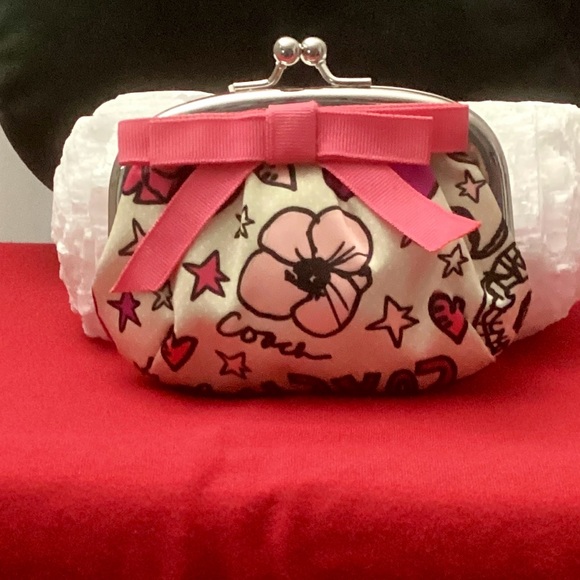 Coach Poppy Graffiti coin pouch - Picture 2 of 7